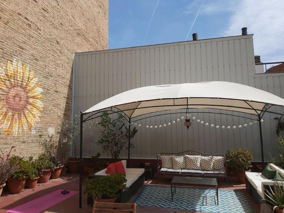 Small Room In Sants With Huge Terrace Барселона Экстерьер фото